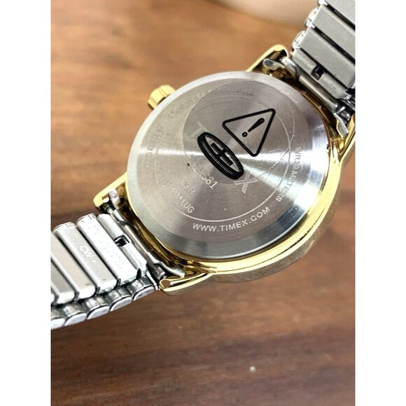 Timex Womens Watch T2H381 Indiglo Quartz Petite 2-Tone White Dial Expansion Band - Picture 6 of 14